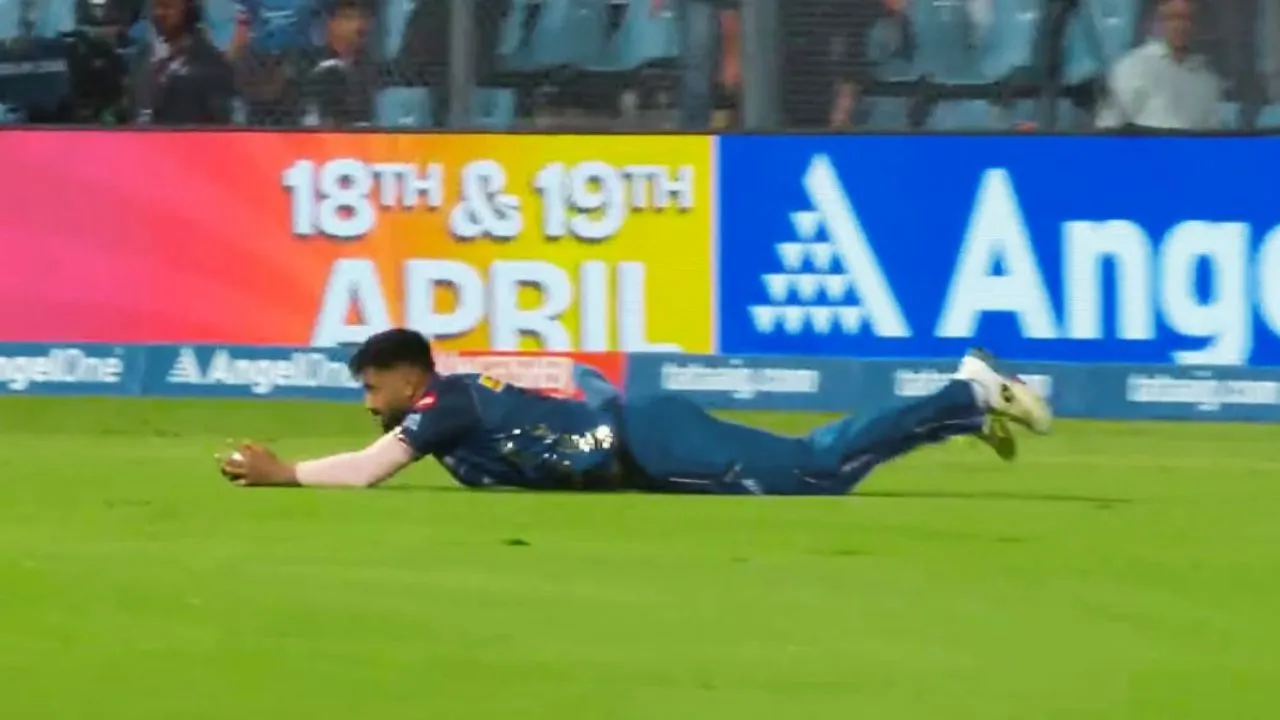 Naman Dhir takes a sensational diving catch to dismiss Shreyas Iyer in the IPL 2026 clash